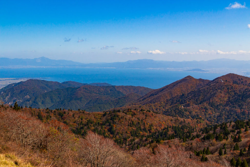 武奈ヶ岳山頂から琵琶湖を望む