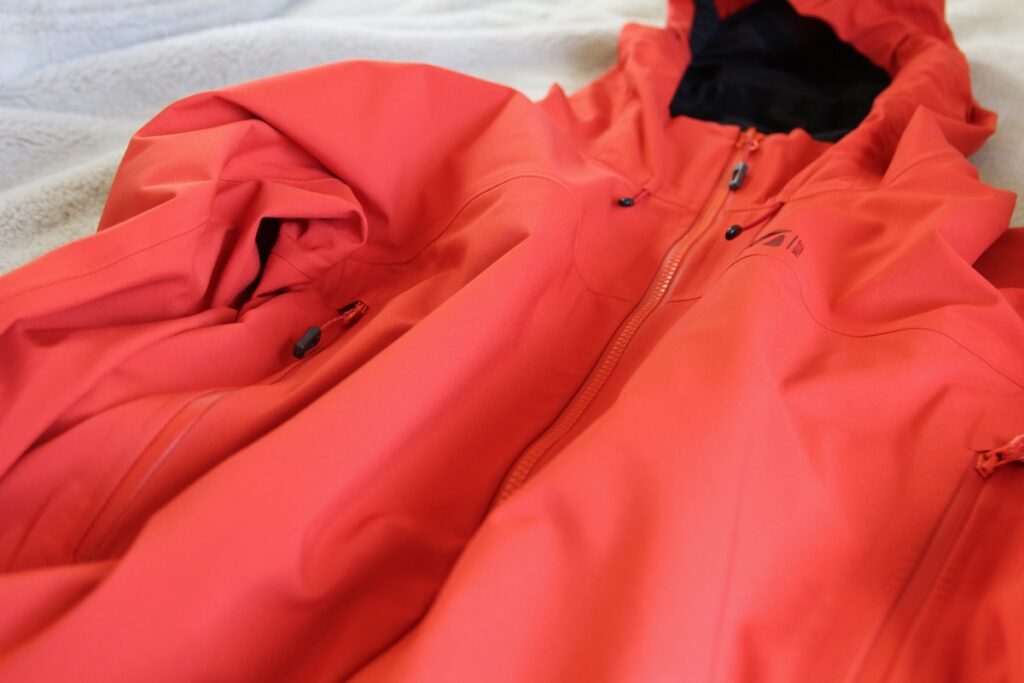 レビュー】秋冬登山〜雪山にも！ミレーのハードシェル ティフォン50000 