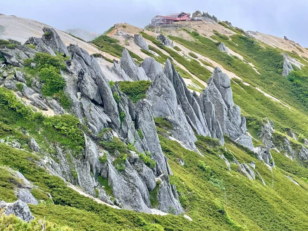 燕岳登山道(稜線)と燕山荘