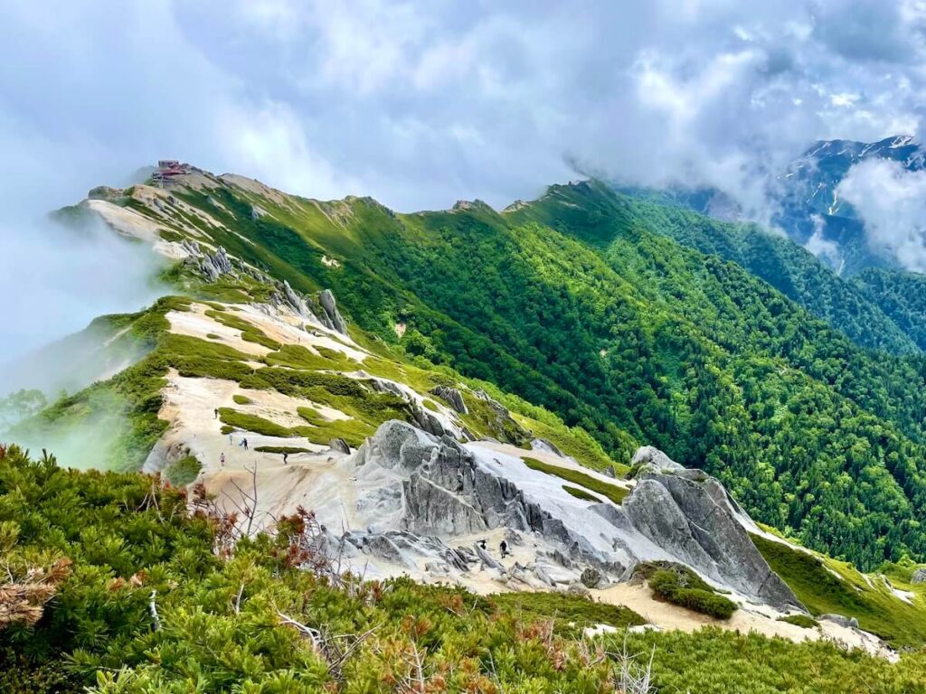 燕岳登山道(稜線)と燕山荘