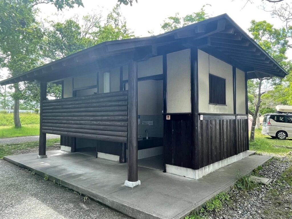 六ツ矢崎浜オートキャンプ場のトイレ
