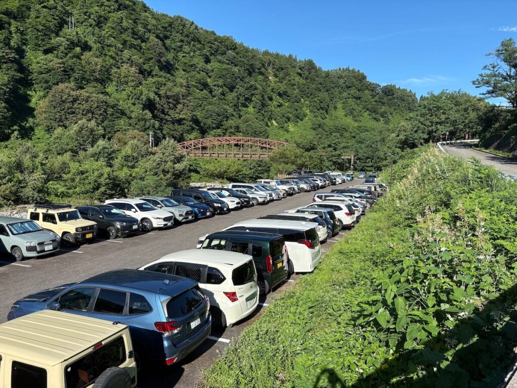 立山駅駐車場
