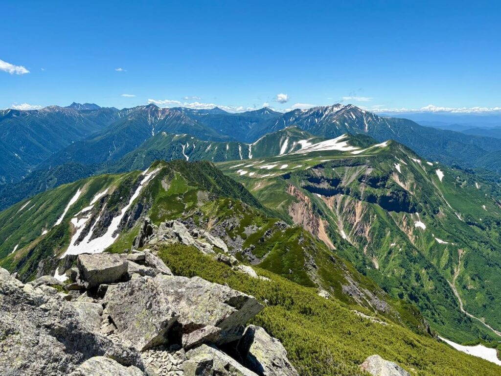 龍王岳山頂眺め
