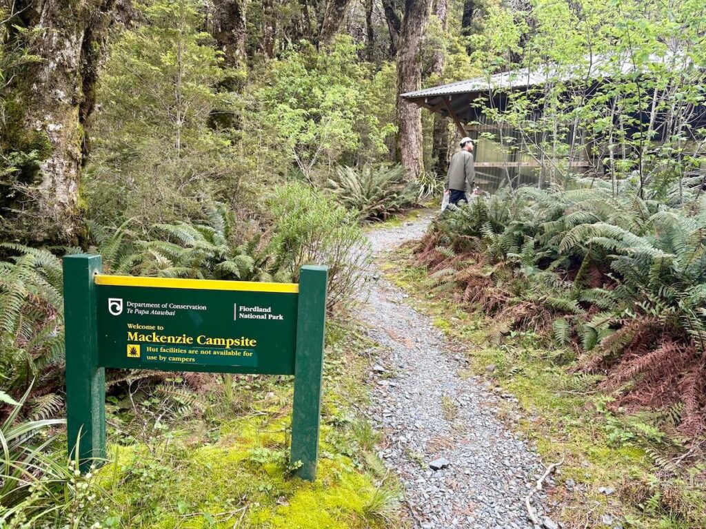 Routeburn Track_レクマッケンジーキャンプ場8