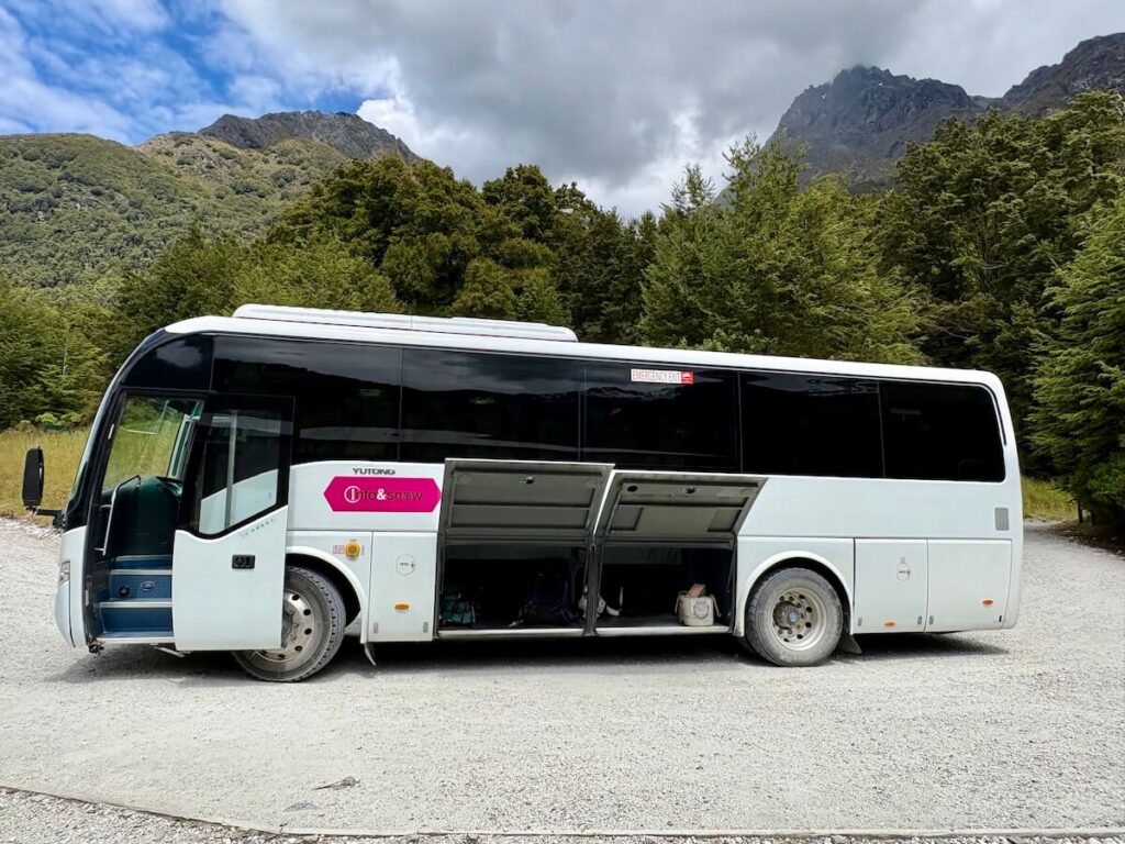 Routeburn Track_バス